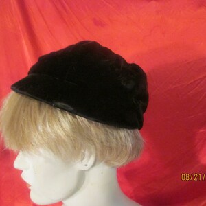 Vintage Ladies Velvet Newsboy Cap Hat Black / Dark Brown image 2