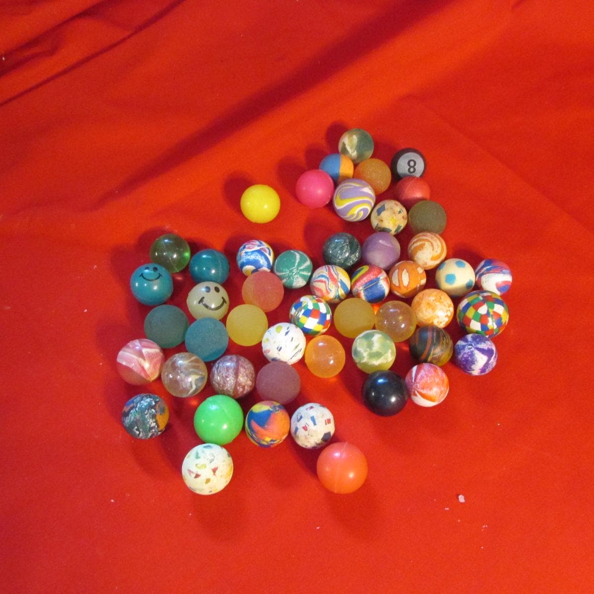 50 Vintage Rubber Gum Ball Machine Bouncing Rubber Balls - Main Image