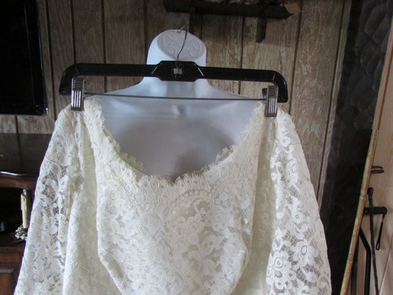 Vintage White Lace Wedding Dress.. - image 2