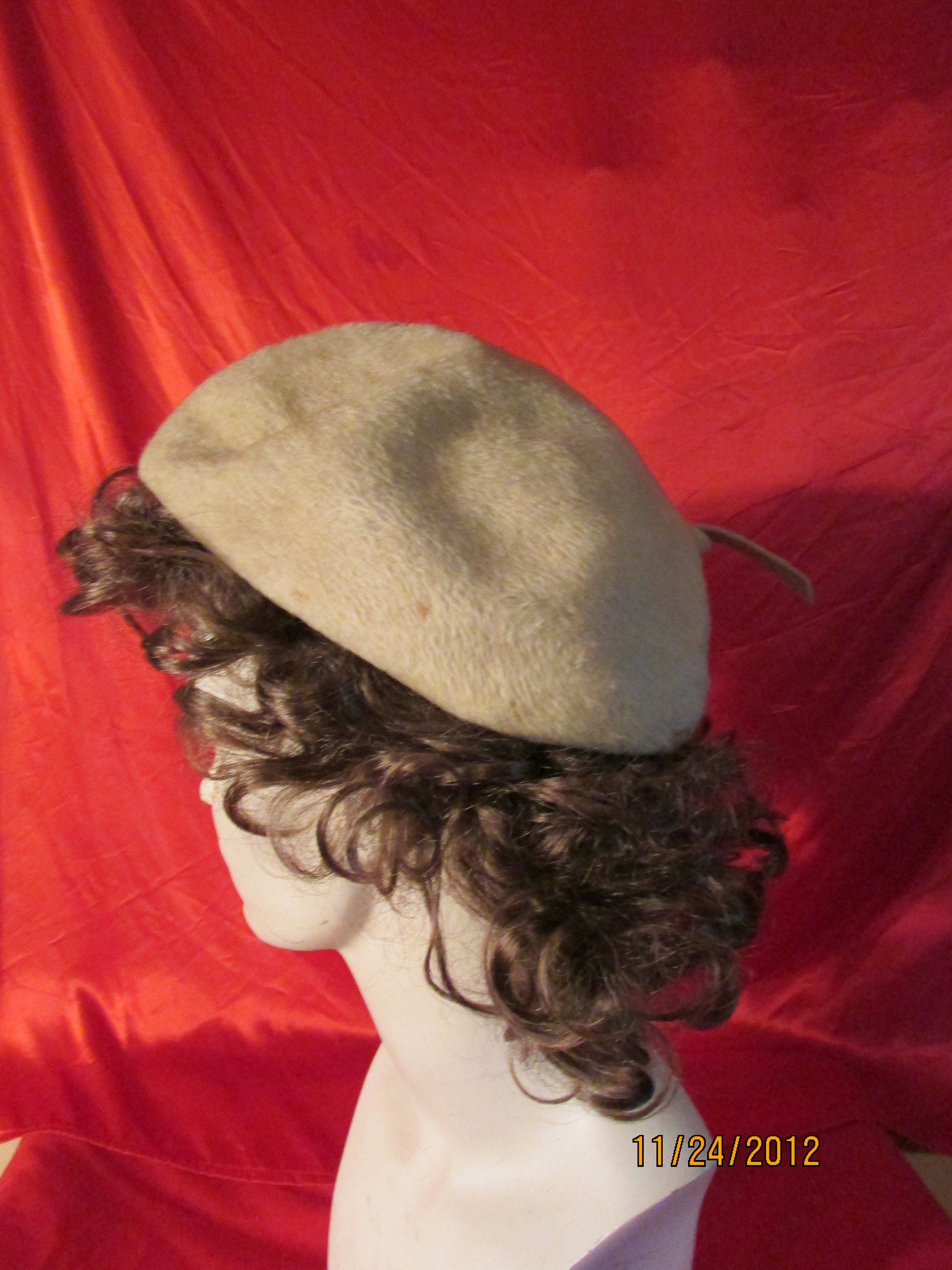 Ladies Hat Cream Colored Gwenn Pennington Exclusive Empress 