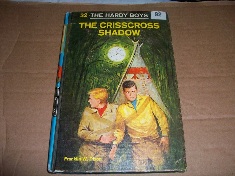 Hardy Boys 32: The Crisscross Shadow (The Hardy Boys)