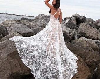 Boho beach wedding dress, beaded Spaghetti straps Roses Lace open back wedding dress Size 0-2
