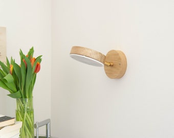 No.09 plus wall light for wall outlet or with cable - Adjustable due to joint - oak wood - minimalist - easy installation - LED