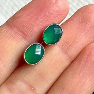 Green Onyx Stud Earrings, Semiprecious Gemstones, Stud Earrings, Antique Silver, Vintage, Brass Earrings, Onyx