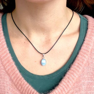Pendentif opale bleue AG925 pour femme, breloque opale, cadeau pour elle, pendentif opale argentée, pendentif pour elle, pendentif en pierres précieuses