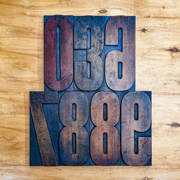 Antique Wooden Letterpress Type - DeLittle's No. 46; 48 Cicero / 21,6 cm / 8.53"  (7 digits available)