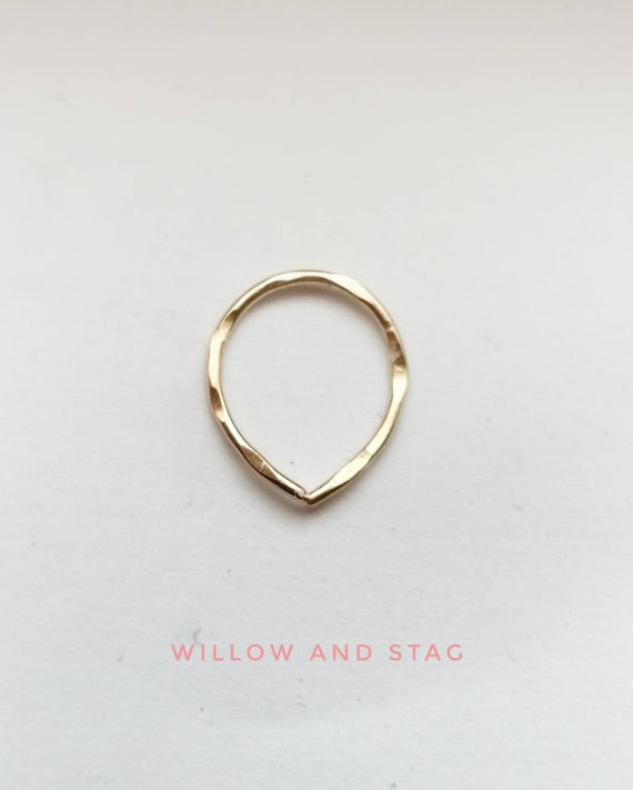 9ct Gold L-Shaped Crystal 2.5mm Nose Stud | Jewellerybox.co.uk
