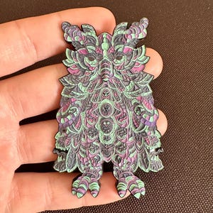 Pin de sombrero de búho del bosque