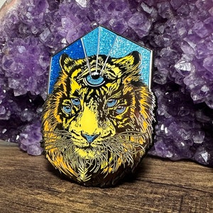Tiger Vision Hat Pin