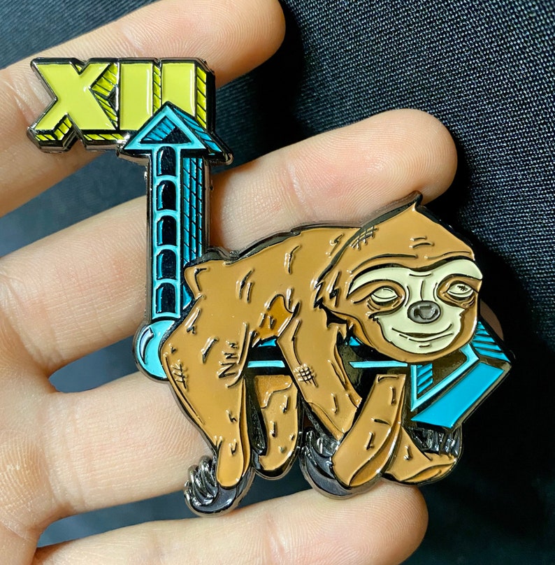 Tree O clock Hat Pin