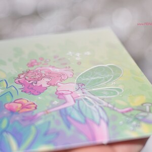 Carte postale fée et fleur avec vernis brillant en relief
