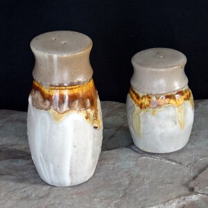 Salière et poivrière « Tundra » par Poterie Laurentienne