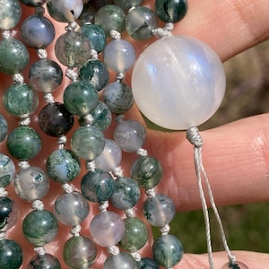 Moss Agate Mala with Moonstone Guru Bead, Dendritic Moss Agate 108 Bead Japa Mala, Moss Agate Hand Knotted Gemstone Necklace