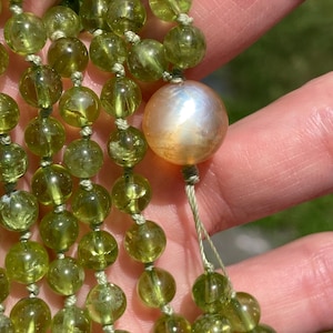 Gem Peridot Mala with Tibetan Andesine Guru Bead, Peridot 108 Bead Japa Mala, Peridot Hand Knotted Gemstone Necklace, Andesine Necklace