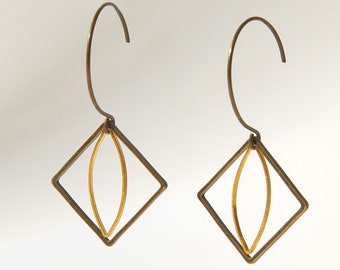 Boucles d'oreilles géométriques en laiton antiques, boucles d'oreilles en forme de diamant, boucles d'oreilles en métal mélangé, boucles d'oreilles géométriques minimalistes, cadeau pour elle