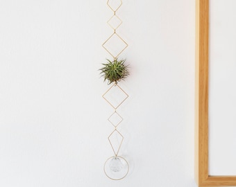 Vert Air Plant Display - II, Air Plant Holder Wall Crystal, Geometric Air Plant Hanger,Brass Air Plant Holder Wall,Housewarming Gift Planter