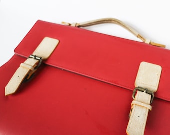 Red laptop bag in knapsack style - real and fake leather mix in red black and beige with compartments notebook