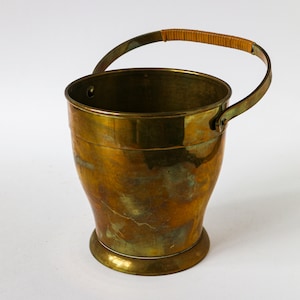 Vintage brass bucket with handle - Beautiful planter for small plants or as flower vase - 50s 60s German design style cache pot flowerpot