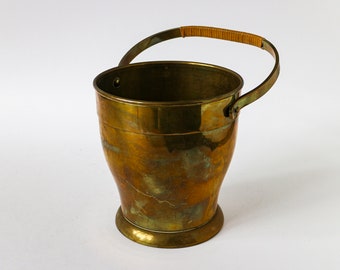 Vintage brass bucket with handle - Beautiful planter for small plants or as flower vase - 50s 60s German design style cache pot flowerpot