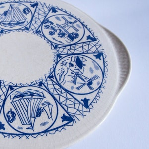 Cake Platter Blue and White Frisian Design