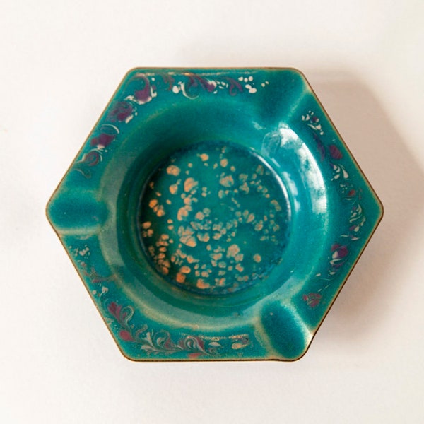 Vintage ashtray in psychedelic enamel design - Enameled metal 60s 70s - Blue green dark turqoise floral pattern gold ash tray hippie design