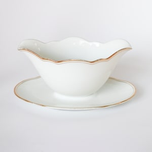 Beautiful Pompous Sauce Boat White Porcelain Leaf Gilding 50s Design Gravy Sauciere