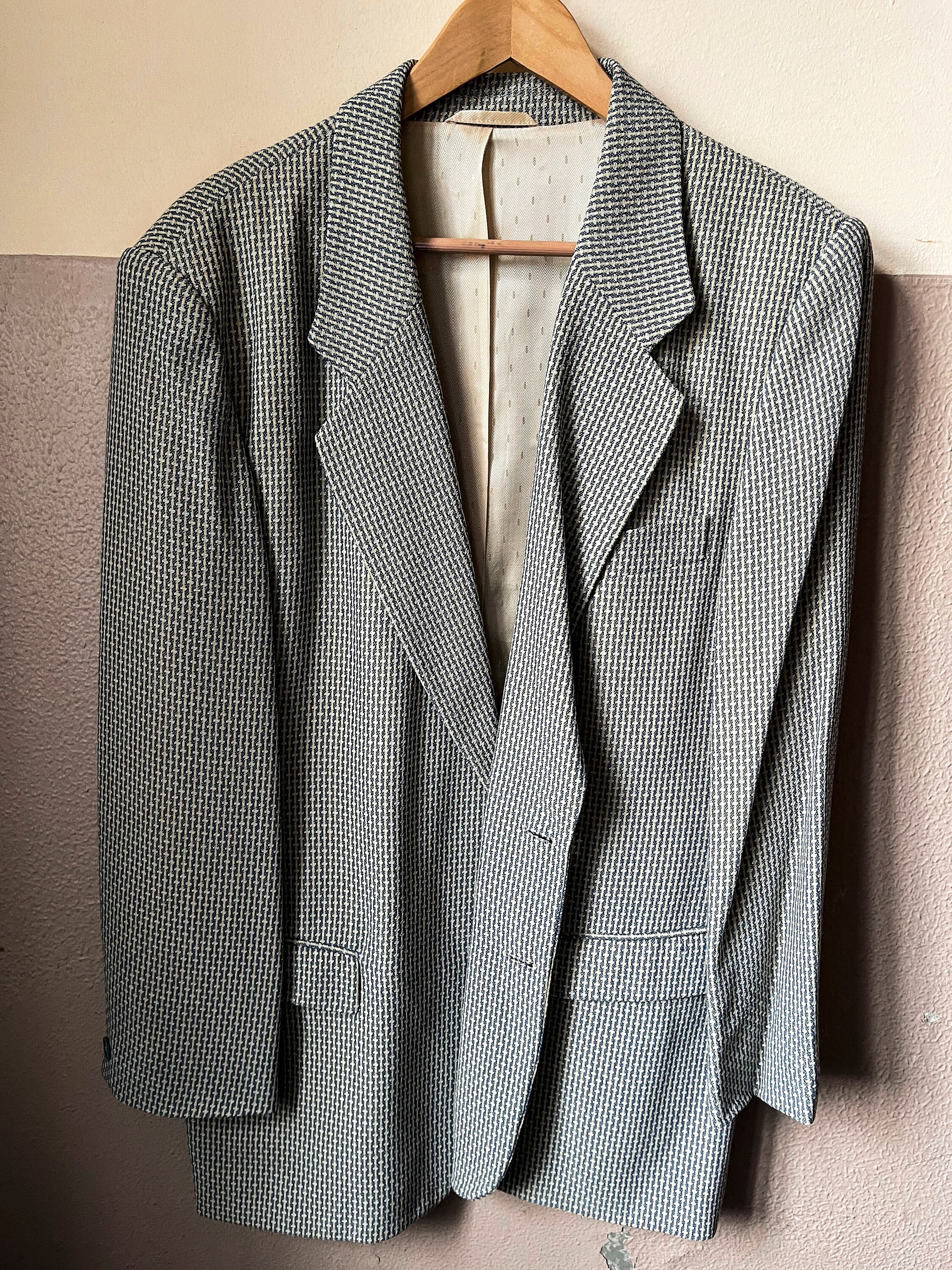 Vintage 80s 90s sport jacket, 1990s Men's blazer VENTURO / Lines & dots Jacquard pattern, yellow black and white colors, great condition