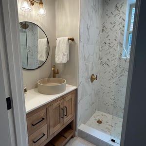 Custom Single Sink Vanity - Handgemacht, lebenslange Garantie, Premium-Hardware, kostenloser Versand, in den USA hergestellt