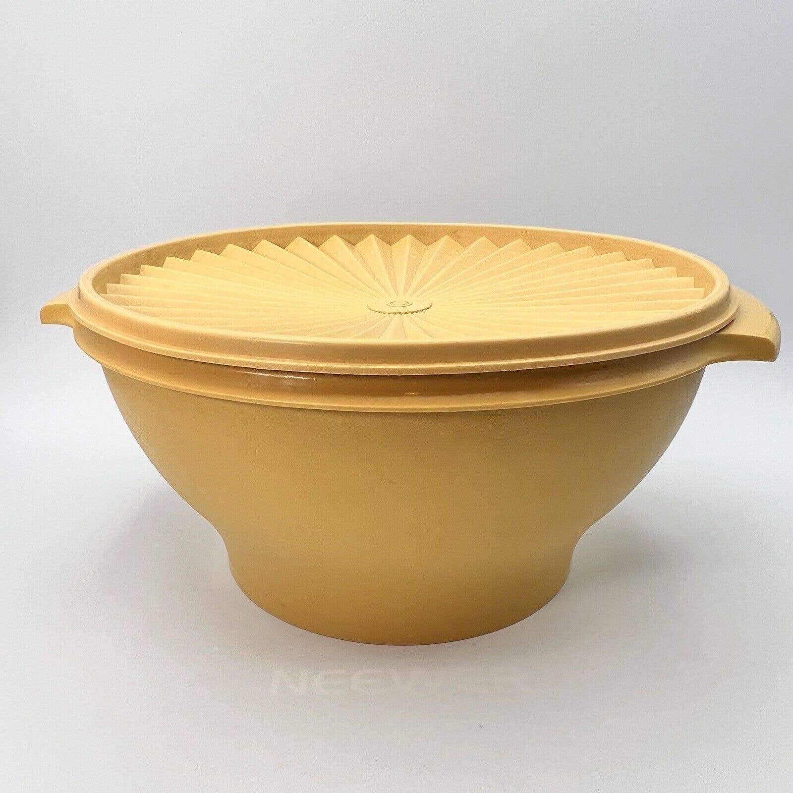 Tupperware Extra Large Bowl Salad Bowl With Lid 880-4 and Set of 5 Matching  Bowls Vintage Harvest Gold Starburst Lid 