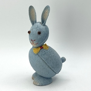 Contenedor de dulces vintage de conejo de Pascua de papel maché azul, Alemania, años 50, kitsch, 16,5 cm