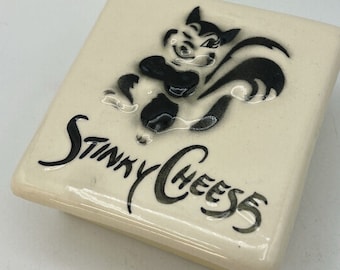 Vtg 3D Skunk Stinky Cheese Gelb Weiß Schwarz Keramik Behälter Trinket Box 4"