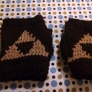 Legend of Zelda Link Knitted Triforce Gauntlets Fingerless Gloves image 1