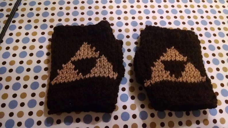 Legend of Zelda Link Knitted Triforce Gauntlets Fingerless Gloves image 1