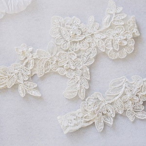 OFF WHITE wedding garter set, customizable, bridal garter, lace garter, keepsake and toss garter, wedding garter, flower garter, Monogram image 1