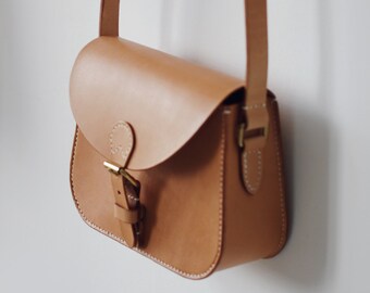 brown leather saddle bolsa