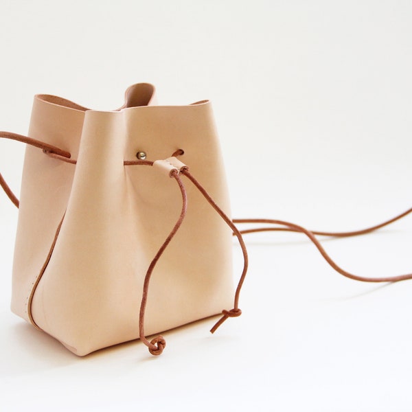 Handmade Handcrafted Vegetable-tanned leather Drawstring Bucket Bag