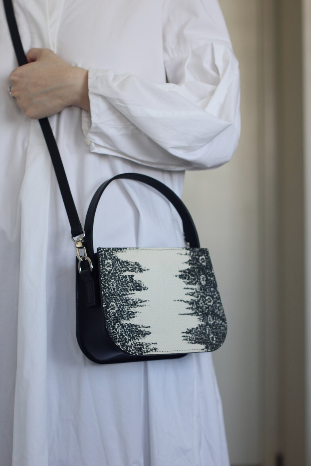 SLOW - embossing 2way sholder bag wide-