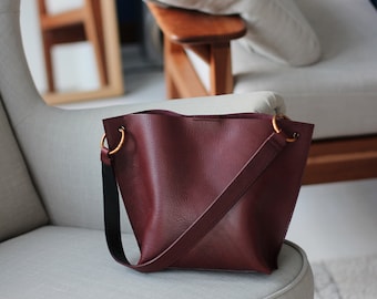 Handmade Handcrafted Vegetable Tanned Leather Shoulder Bag