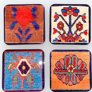 Coasters, set of 4, Daniella’s Flying Carpet de l’artiste Daniella Wexler