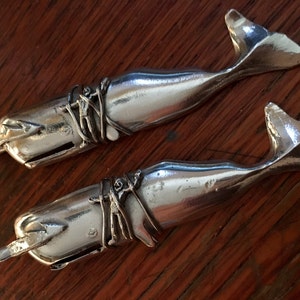Gunther Grant - Sterling Silver Moby Dick whale with Ahab USA made by the artist.