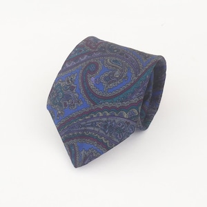 Geoffrey Beene tie: high end tie, men&#39;s designer tie,stylish tie, luxury men&#39;s tie, trendy tie, blue paisley tie
