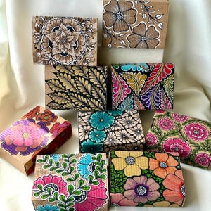 Handbemalte Geschenkbox Pappkarton braun Geschenkbox mit Deckel Handwerk Box mit handgemaltem Blumendekor für besondere Anlässe Partys, Geburtstage