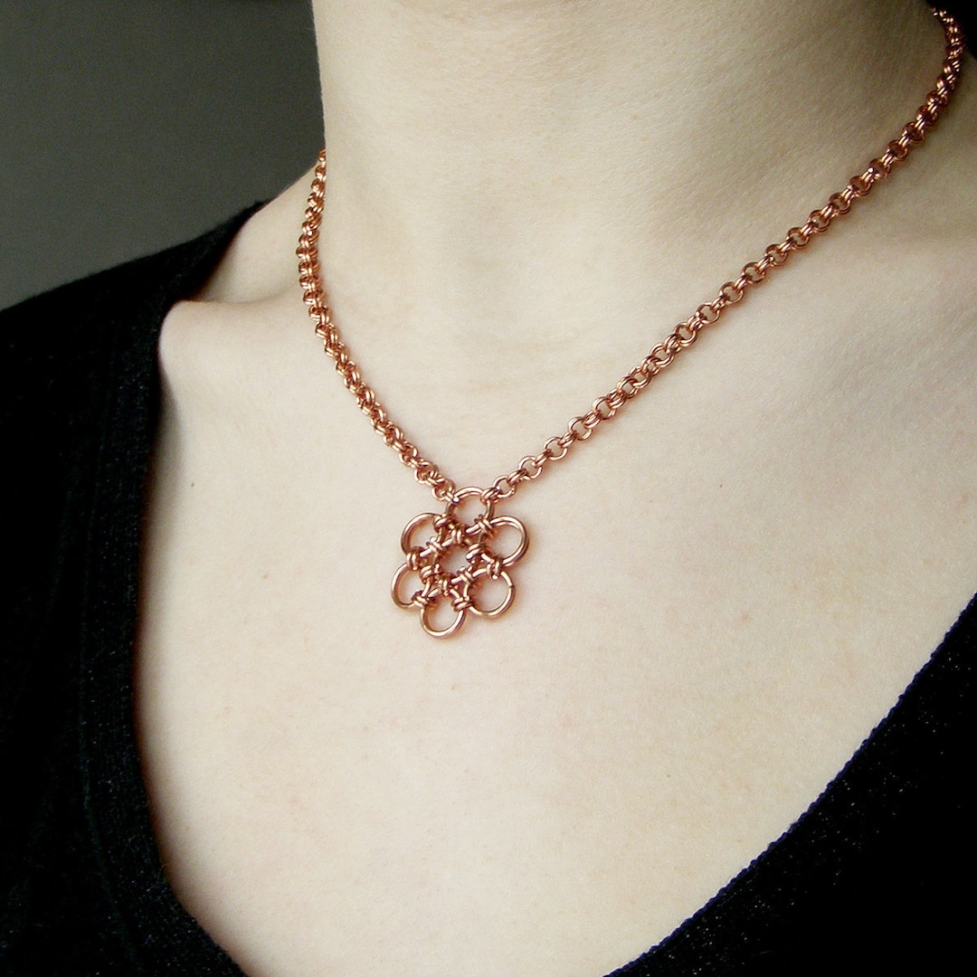Zarte Kupferkette mit Blumenanhänger Kettenhalsband Kupfer