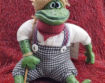 Russ Berrie Frog Figurine TADPOLE Kathleen Kelly Folk Shelf Sitter Fishing 2173