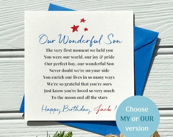 Könnte beinhalten: Eine Geburtstagskarte mit blauem Umschlag. Die Karte zeigt den Text "Our Wonderful Son" und ein Gedicht, mit "Happy Birthday Jack!". Rote Sternillustrationen befinden sich oben. Ein hellblauer Kreis sagt "Choose MY or OUR version".