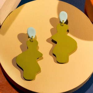 Pendientes de jarra de Acuario