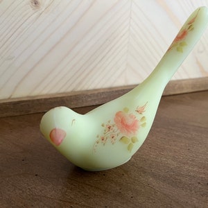 Fenton Custard Satin LongTail Bird