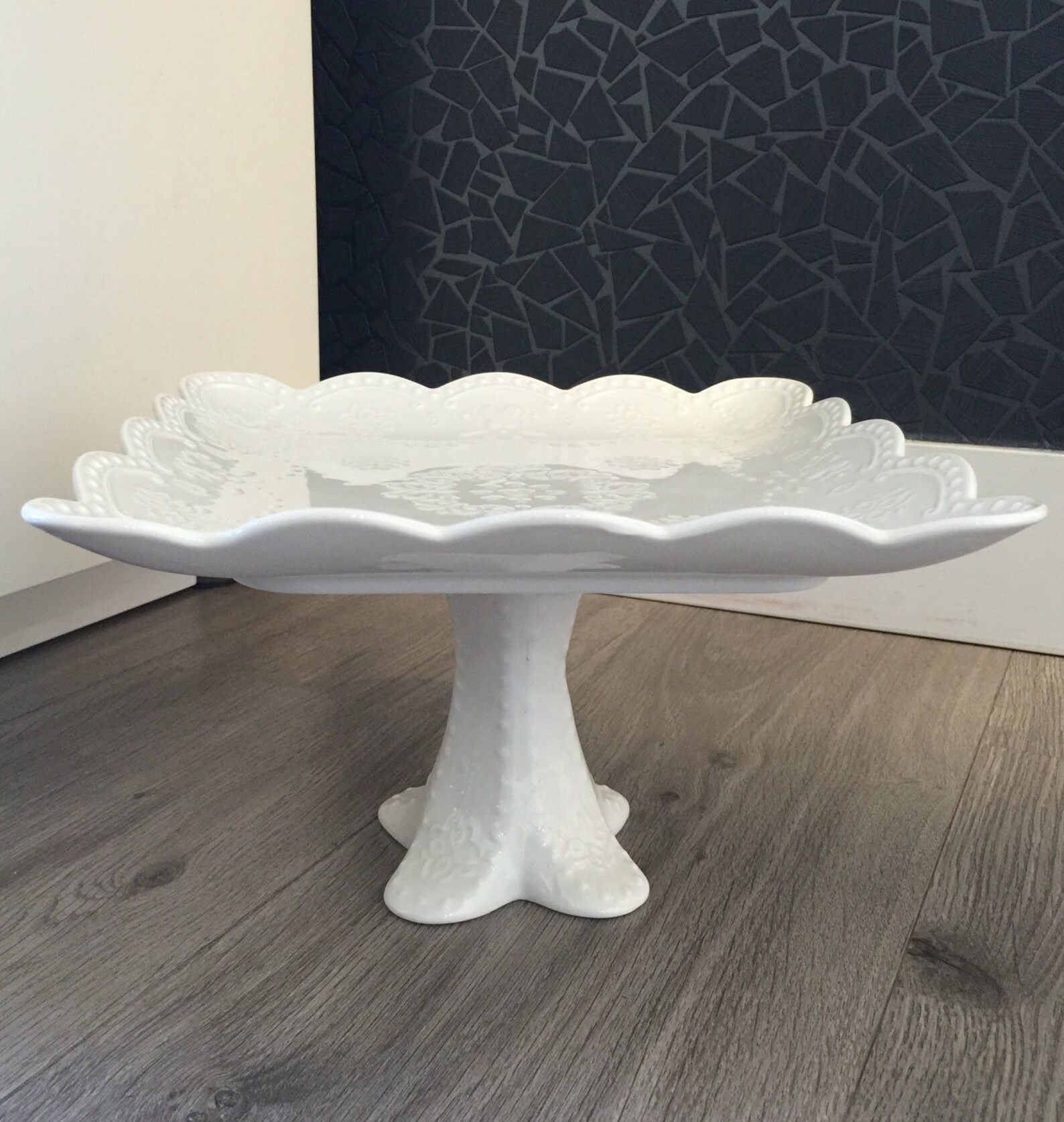 Ceramic Milk Glass Cake Stand / Vintage Wedding Cake Pedestal Etsy