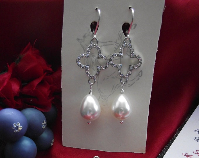 E-0425 - Sterling Silver and Crystal Clover Earrings with White South Sea Shell Pearls - TURN Washington's Spies, Georgian Earrings