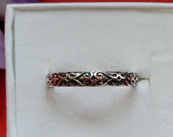 R-0022 - Sterling Silver Posey Ring with Hearts, Memento Mori Jewelry, Remembrance Jewelry, Mourning Jewelry, Miniature Portrait